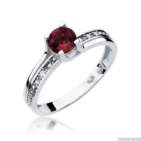Pierścionek w białym złocie próby 585 model T-106 granat 0,60ct i brylanty 0,03