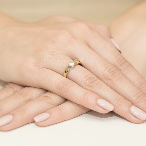 Pierścionek z żółtego złota Diament Laboratoryjny T-0278 0,15ct