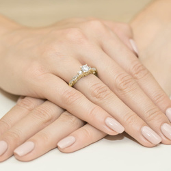 Pierścionek z żółtego złota Diament Laboratoryjny  T-0023 0,50ct