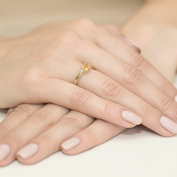 Pierścionek w żółtym złocie próby 585 model T-10 cytryn 0,50ct i brylanty