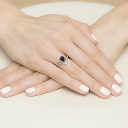 Pierścionek w złocie próby 585 model T-487 szafir 0,60ct i brylanty