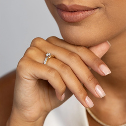 Pierścionek w żółtym złocie próby 585 model T-198 Brylanty 0,42