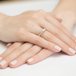 Pierścionek w żółtym złocie próby 585 model T-344 Brylanty 0,49ct