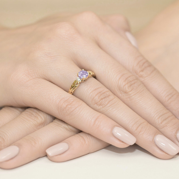 Pierścionek w żółtym złocie próby 585 model T-14 ametyst 0,50ct i brylanty 0,02