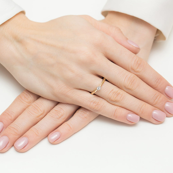 Pierścionek złoty próby 0,585 z brylantami t-229 0,08ct