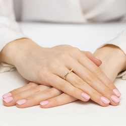 Pierścionek z żółtego złota z czarnymi   T-537 0,025ct