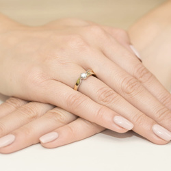 Pierścionek z żółtego złota Diament Laboratoryjny T-0278 0,15ct