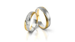 Obrączka ślubna złota model STJ302