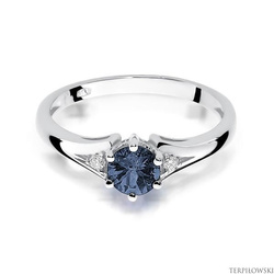 Pierścionek w białym złocie próby 585 model T-76 szafir 0,50ct i brylanty 0,03