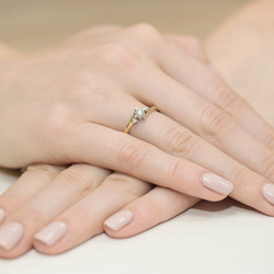 Pierścionek w żółtym złocie próby 585 model T-346B Brylanty 0,27