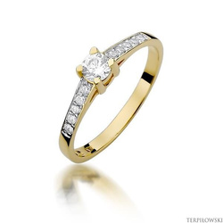 Pierścionek w żółtym złocie próby 585 model T-364 Brylanty 0,45
