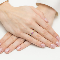 Pierścionek  t-0258 z żółtego złota próby 0,585 z różowym topazem 0,13ct i brylantami 