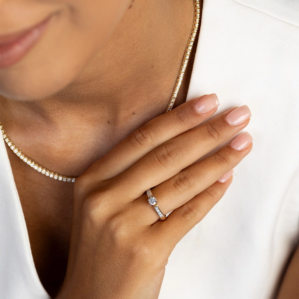 Pierścionek w żółtym złocie próby 585 model T-198 Brylanty 0,42